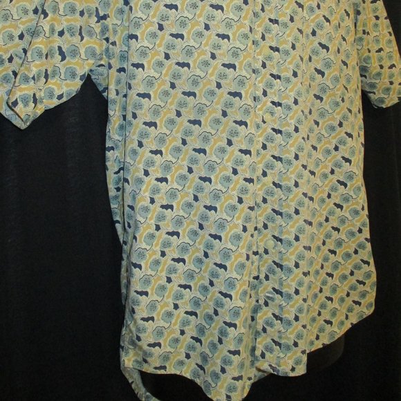 B D Baggies Short Sleeves Multicolored Flying Bats Button Down Shirt - Picture 8 of 9